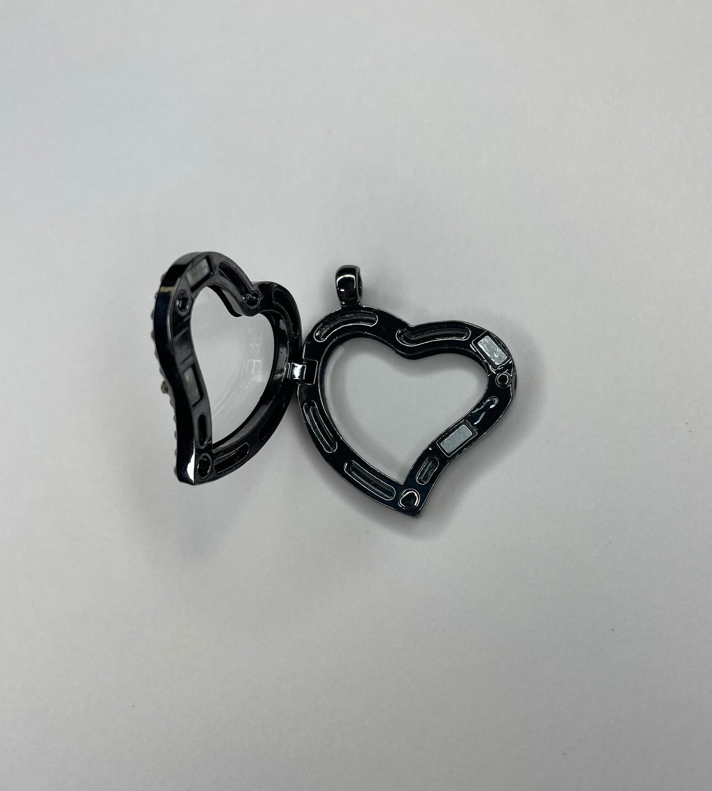 Midnight-Tone Gem Dazzle Heart Locket